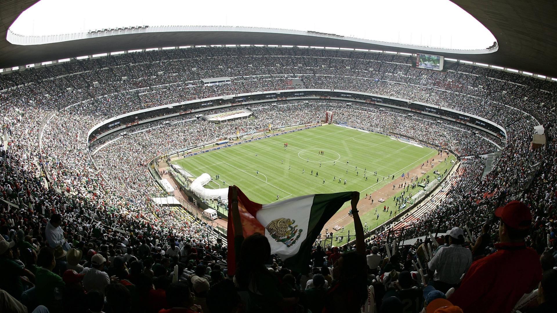 Das Aztekenstadion in Mexiko-Stadt bei einem Länderspiel von Mexiko.
