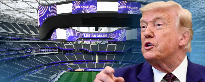 Auf dem Bild sieht man rechts im Vordergrund Trump und im Hintergdung sieht man ein Fußballstadion. Auf mehreren Bildschirmen ist die Aufschrift "Los Angeles" zu sehen.