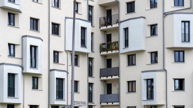 Berlin: Ein neu gebautes Wohnhaus in der Trierer Straße in Berlin-Weißensee. Archivbild