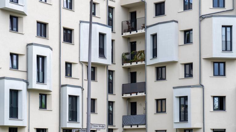 Berlin: Ein neu gebautes Wohnhaus in der Trierer Straße in Berlin-Weißensee. Archivbild