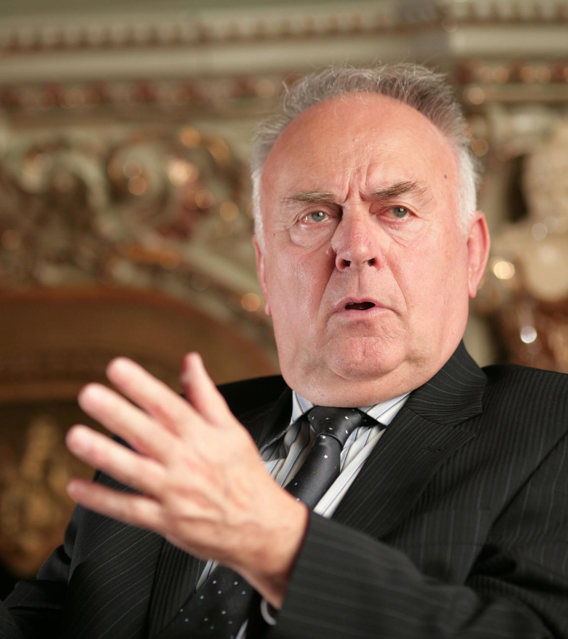 Der ehemalige Ministerpräsident Sachsen-Anhaltes Wolfgang Böhmer im Kaminzimmer der Staatskanzlei in Magdeburg am 09.07.2009.