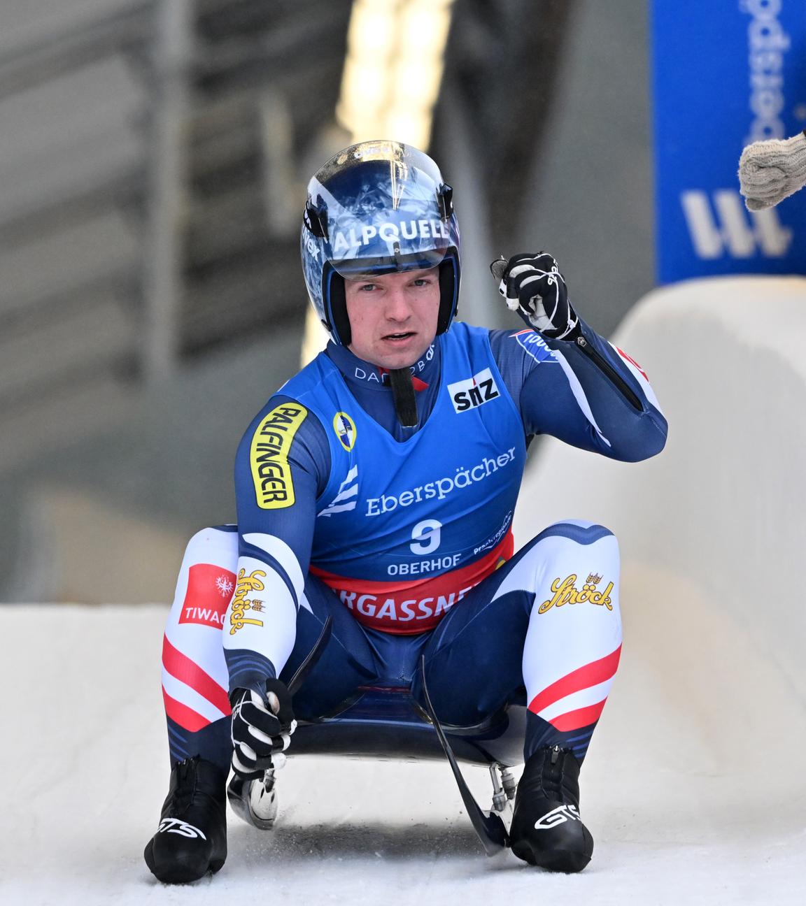 Österreichs Rodler Wolfgang Kindl jubelt im Ziel.