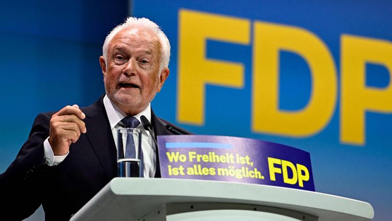Der designierte neue Vorsitzende der FDP, Wolfgang Kubicki, hält am 30. Mai 2026 während einer Parteiveranstaltung in Berlin eine Rede.