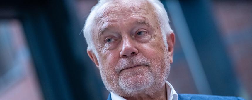 Wolfgang Kubicki (FDP) steht vor der Pressekonferenz in der Bundeszentrale der FDP dem Hans Dietrich Genscher Haus nach den Landtagswahlen in Rheinland-Pfalz. 
