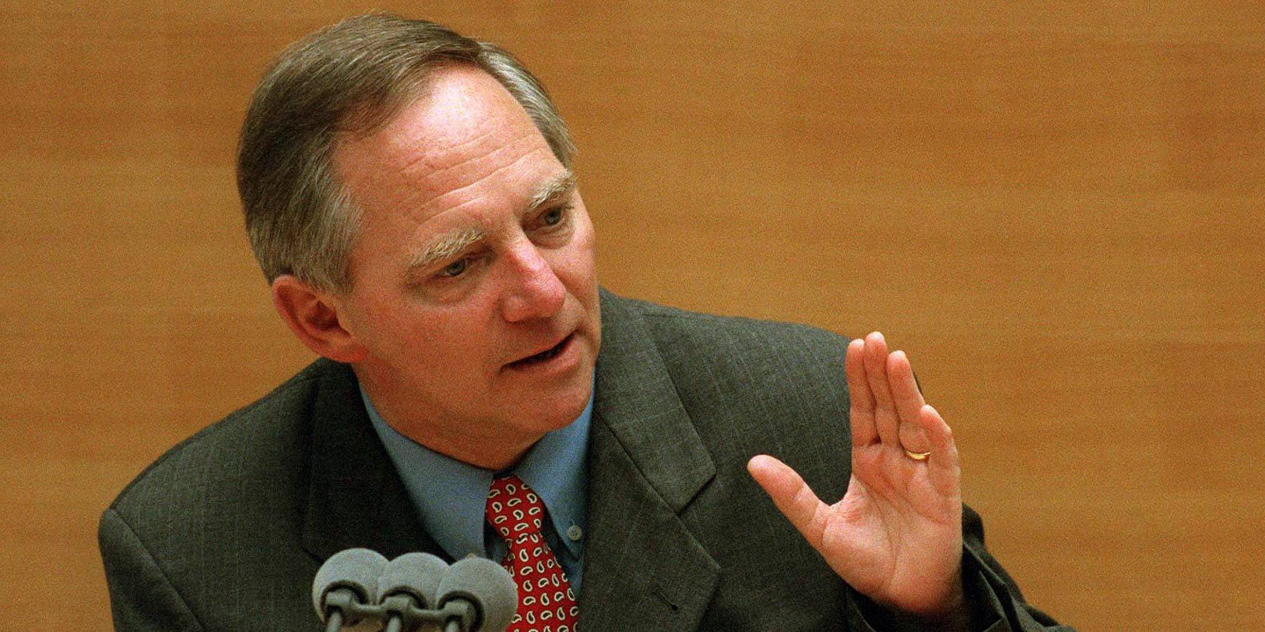 Archiv; Wolfgang Schäuble 1998 im Bundestag