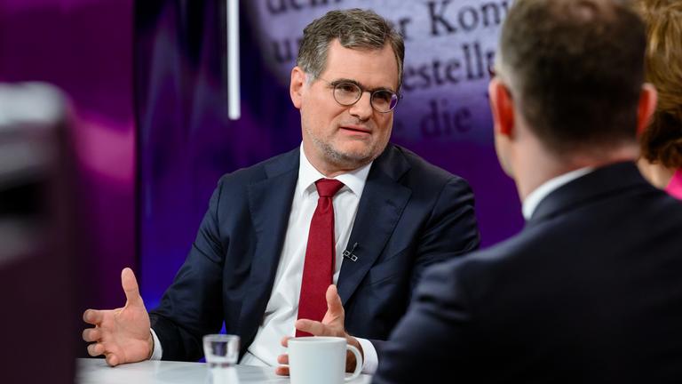 Wolfgang Schmidt bei Maybrit Illner