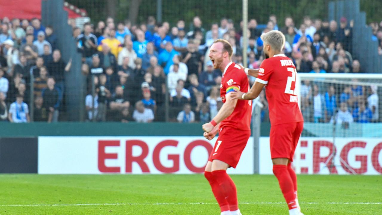 Wolfsburg Narrowly Avoid Blunder, Beat VSG Altglienicke on Penalties in DFB-Pokal