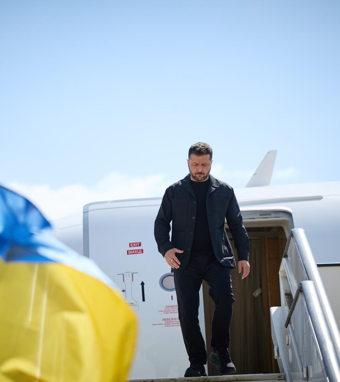 Der ukrainische Präsident Wolodymyr Selenskyj landet am 17.08.2025 in Brüssel um Ursula von der Leyen zu treffen.