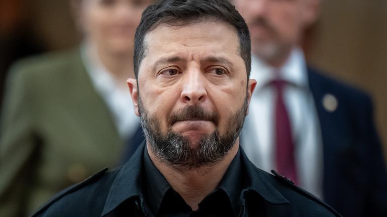 02.10.2025, Dänemark, Kopenhagen: Wolodymyr Selenskyj, Präsident der Ukraine, kommt zum Gipfeltreffen der Europäischen Politischen Gemeinschaft an.