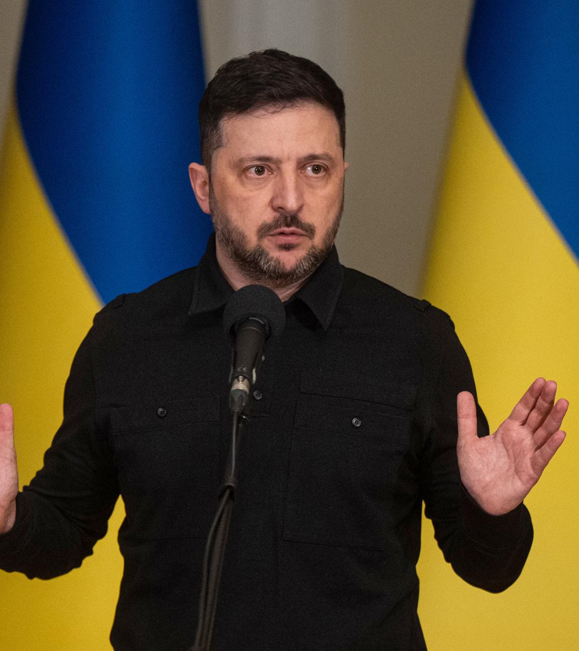 Wolodimir Selenski, Präsident der Ukraine, spricht während eines Briefings.