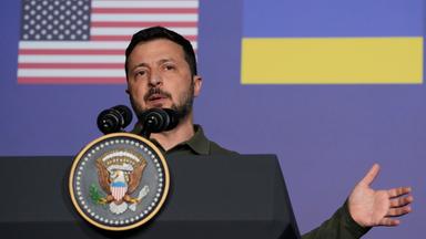 Archiv: Wolodymyr Selenskyj spricht, aufgenommen am 13.06.2024 in Savelletri, Italien