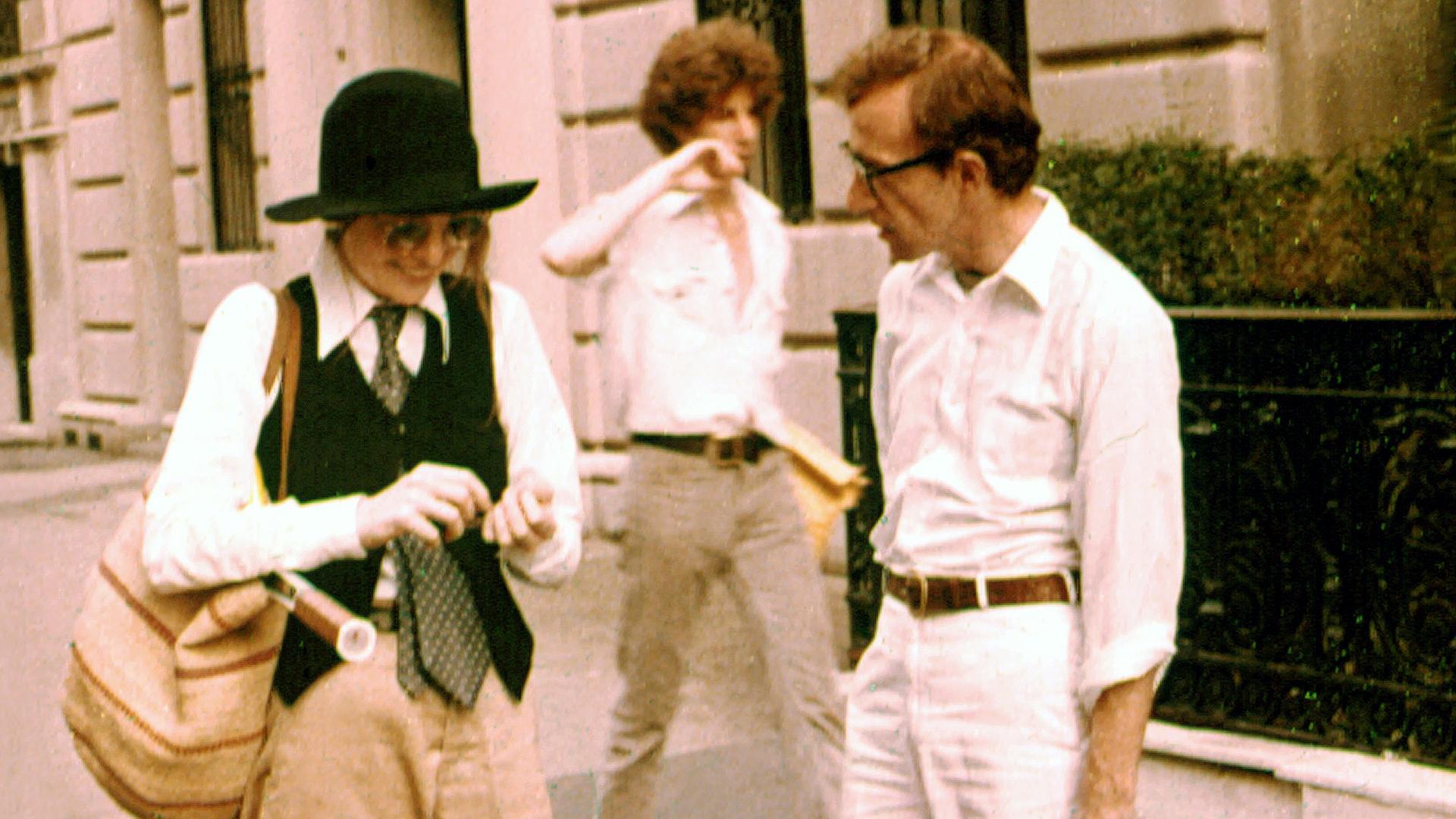 Filmszene aus "Der Stadtneurotiker" mit Woody Allen und Diane Keaton