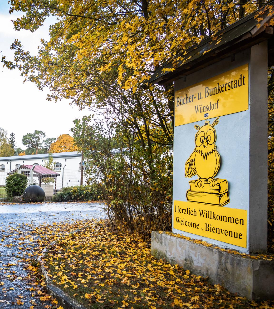 05.11.2023 Brandenburg: Das ehemalige Zentrum der russischen Roten Armee in der DDR nennt sich heute Bücherstadt Bunkerstadt und hat in den alten Liegenschaften ein Museum sowie einen Bücherstall eingerichtet.