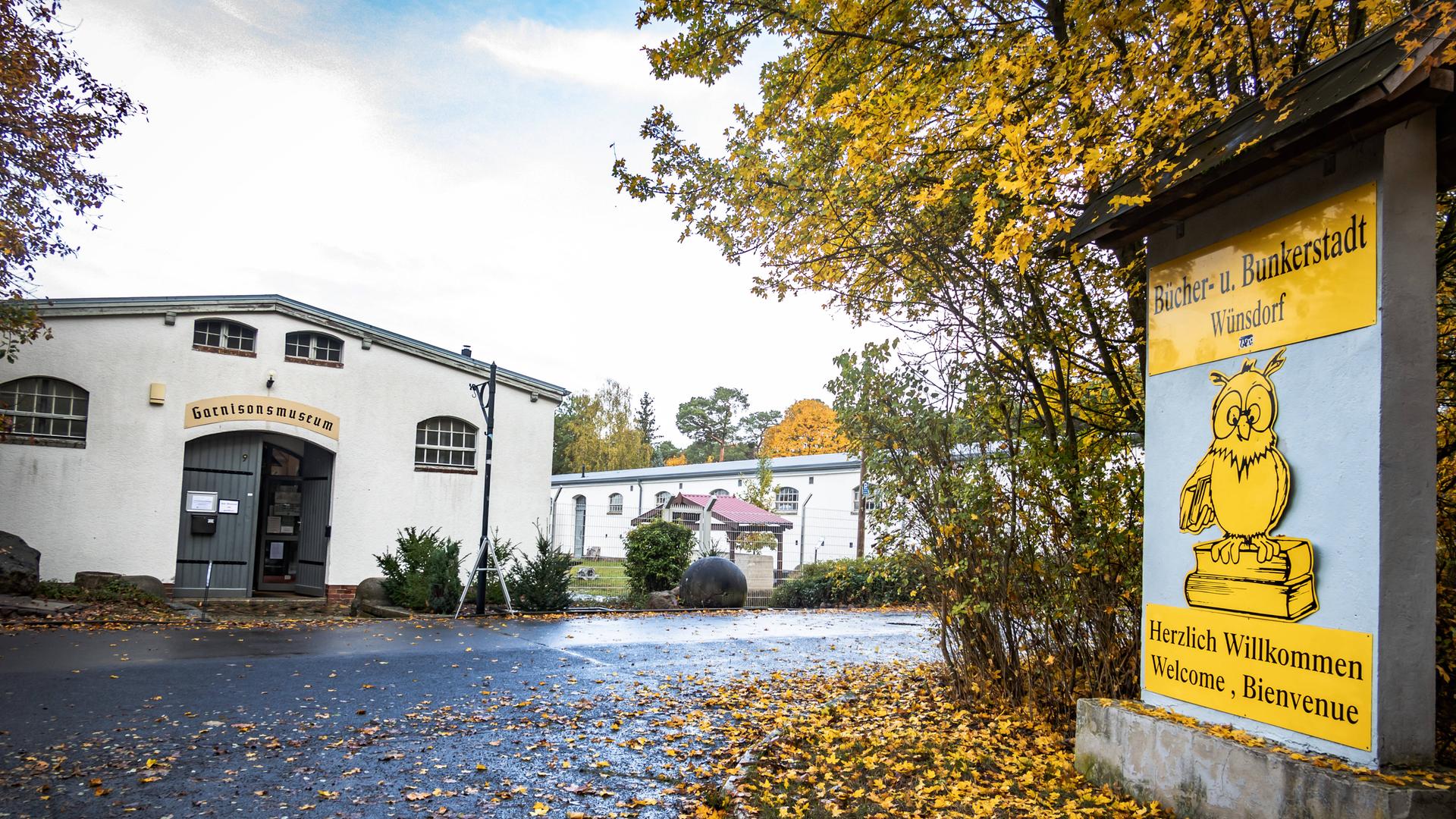 05.11.2023 Brandenburg: Das ehemalige Zentrum der russischen Roten Armee in der DDR nennt sich heute Bücherstadt Bunkerstadt und hat in den alten Liegenschaften ein Museum sowie einen Bücherstall eingerichtet.