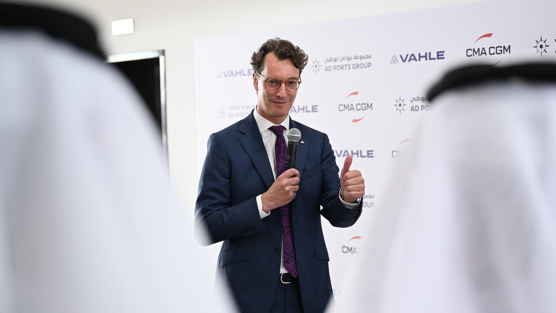 Nordrhein-Westfalens Ministerpräsident Hendrik Wüst in Abu Dhabi
