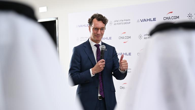 Nordrhein-Westfalens Ministerpräsident Hendrik Wüst in Abu Dhabi