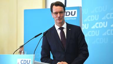 Der nordrhein-westfälischen Ministerpräsident Hendrik Wüst (CDU) spricht auf der Klausurtagung in Meschede