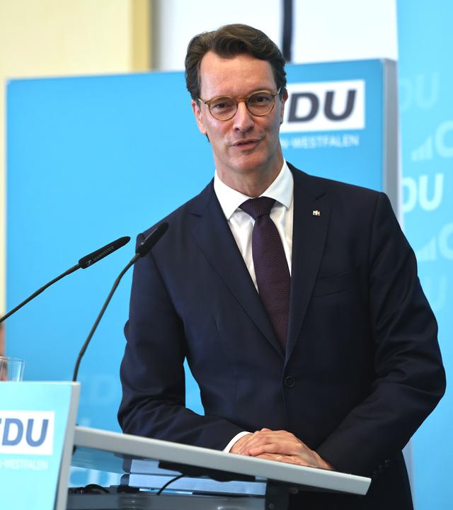 Der nordrhein-westfälischen Ministerpräsident Hendrik Wüst (CDU) spricht auf der Klausurtagung in Meschede