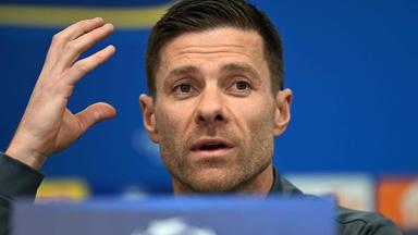 Xabi Alonso auf der Pressekonferenz in Leverkusen
