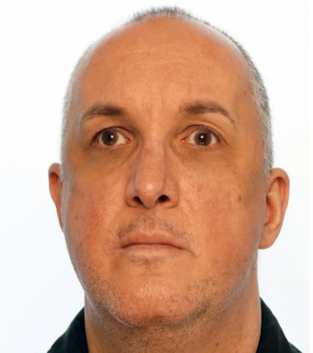 Ein Passfoto und ein Schnappschuss von Yves Seigel