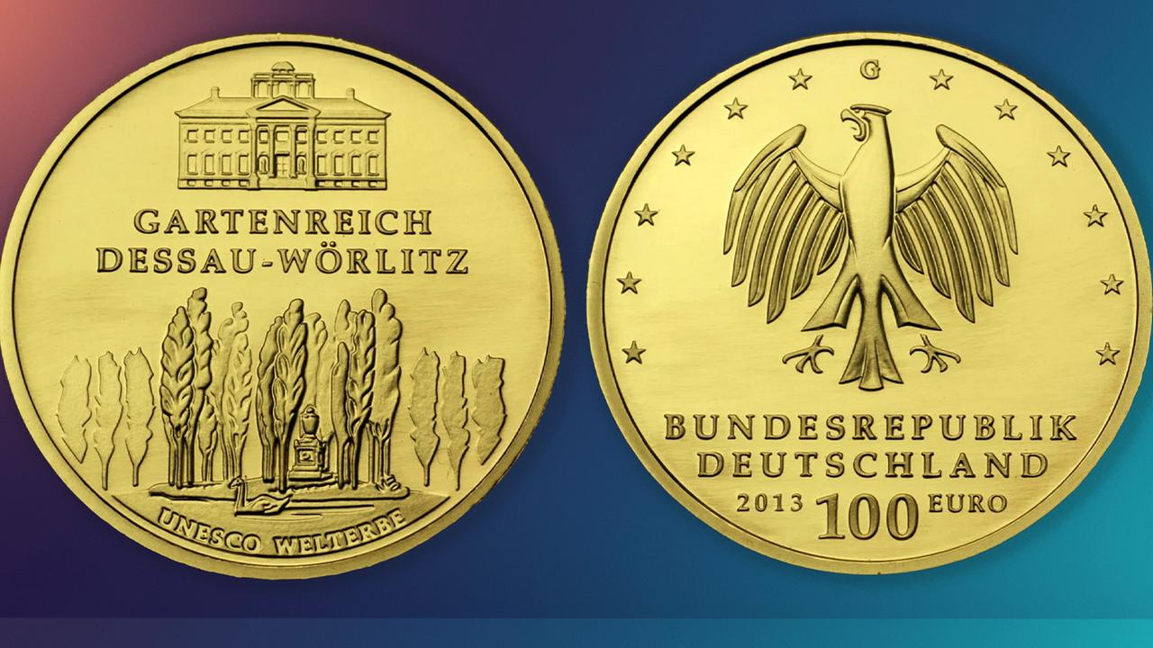 Vorder- und Rückseite einer 100-Euro-Gedenkmünze. Auf der Vorderseite sind das Schloss Wörlitz und die Aufschrift "Gartenreich Dessau-Wörlitz" zu sehen. Auf der Rückseite: Bundesadler mit der Aufschrift "Bundesrepublik Deutschland - 2013 - 100 Euro"