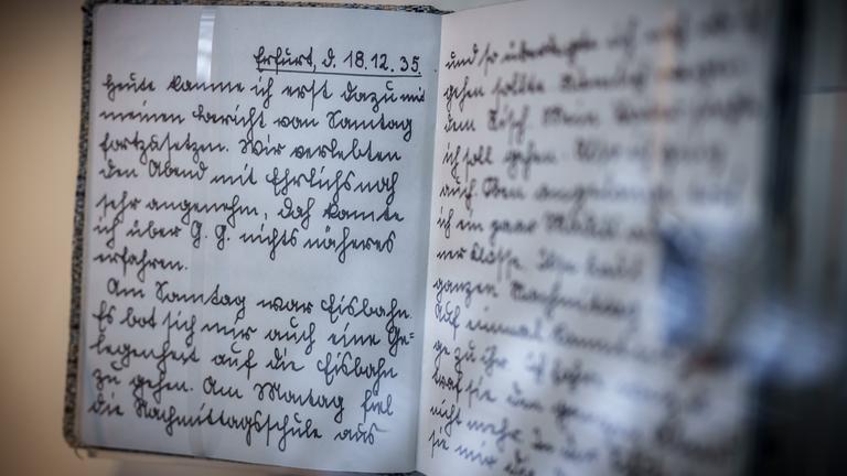 Tagebuch von Marion Feier aus Erfurt, in dem sie ihr Leben von 1935 bis zu ihrer Ausreise aus Deutschland festhielt