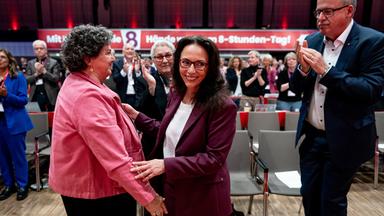 Berlin: Yasmin Fahimi ist beim Bundeskongressdes DGB erneut zur Vorsitzenden gewählt worden. 