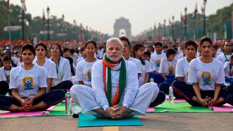 Massenyoga mit Premier Narendra Modi in Neu Delhi, Indien
