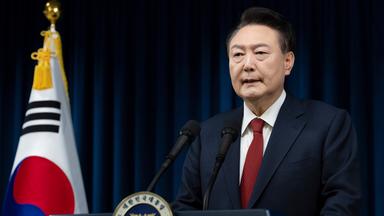  Der südkoreanische Präsident Yoon Suk Yeol spricht im Präsidialamt in Seoul.