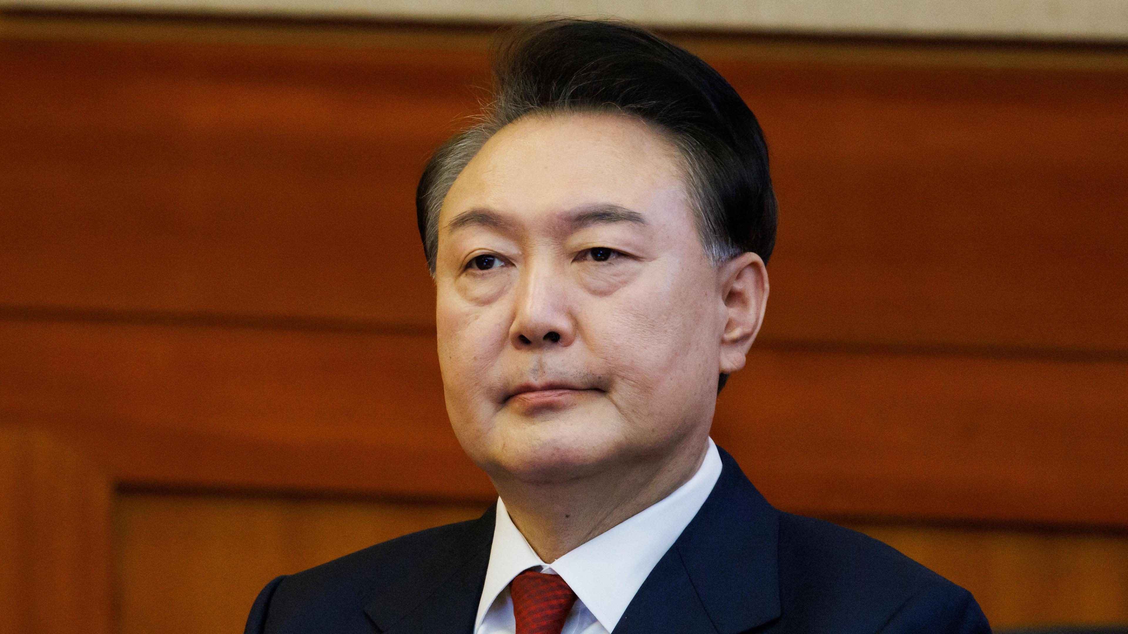 Der suspendierte südkoreanische Präsident Yoon Suk Yeol nimmt an einer Anhörung vor dem Verfassungsgericht teil. 