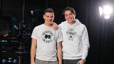 Berlin: Jan Zimmermann (l) und Tim Lehmann (Gewitter im Kopf - Leben mit Tourette) als Gäste bei dem Screening des "YouTube Rewind" im YouTube Space. Archivbild