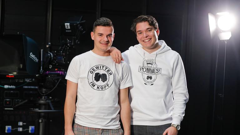 Berlin: Jan Zimmermann (l) und Tim Lehmann (Gewitter im Kopf - Leben mit Tourette) als Gäste bei dem Screening des "YouTube Rewind" im YouTube Space. Archivbild