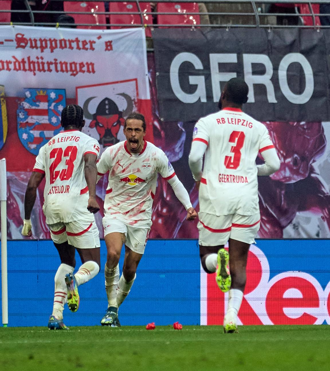 Yussuf Poulsen (RB Leipzig) jubelt nach dem Ausgleichstreffer in letzter Minute.