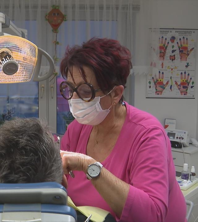 Zahnärztin vor Ruhestand