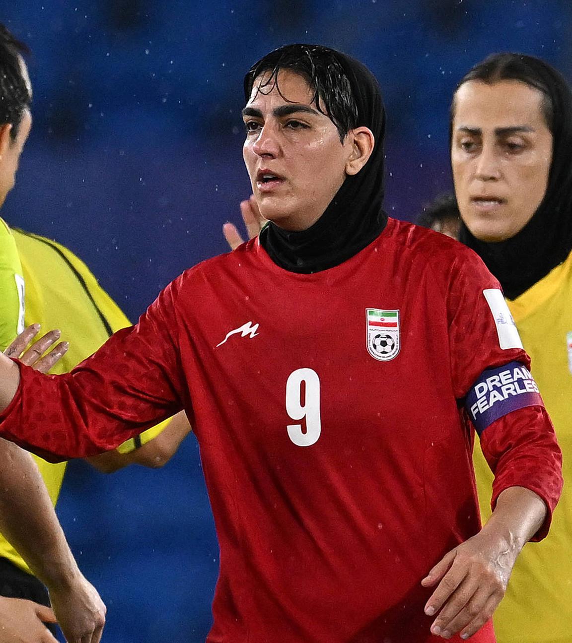 Iran-Spielerin Zahra Ghanbari (c) nach dem Group-A-Spiel des AFC Women’s Asian Cup zwischen Iran und den Philippinen im Gold Coast Stadium am Sonntag, 8. März 2026.