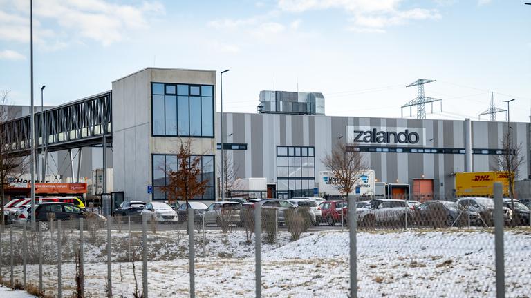  Außenansicht des Zalando Logistikzentrums in Erfurt am 8. Januar 2026