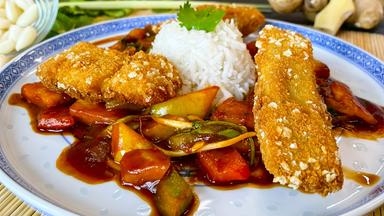 Frittierte Zanderfilets mit süß-saurer Sauce