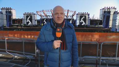 Vorbereitung vor der schwimmenden Bühne