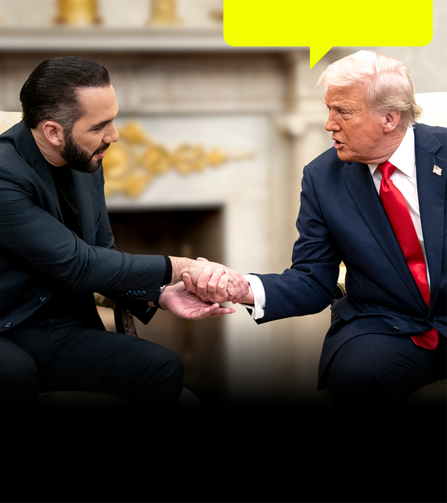 US Präsdent Trump schüttelt die Hand von Nayib Bukele, dem Präsidenten von El Salvador, bei einem Treffen im Weißen Haus 2025.