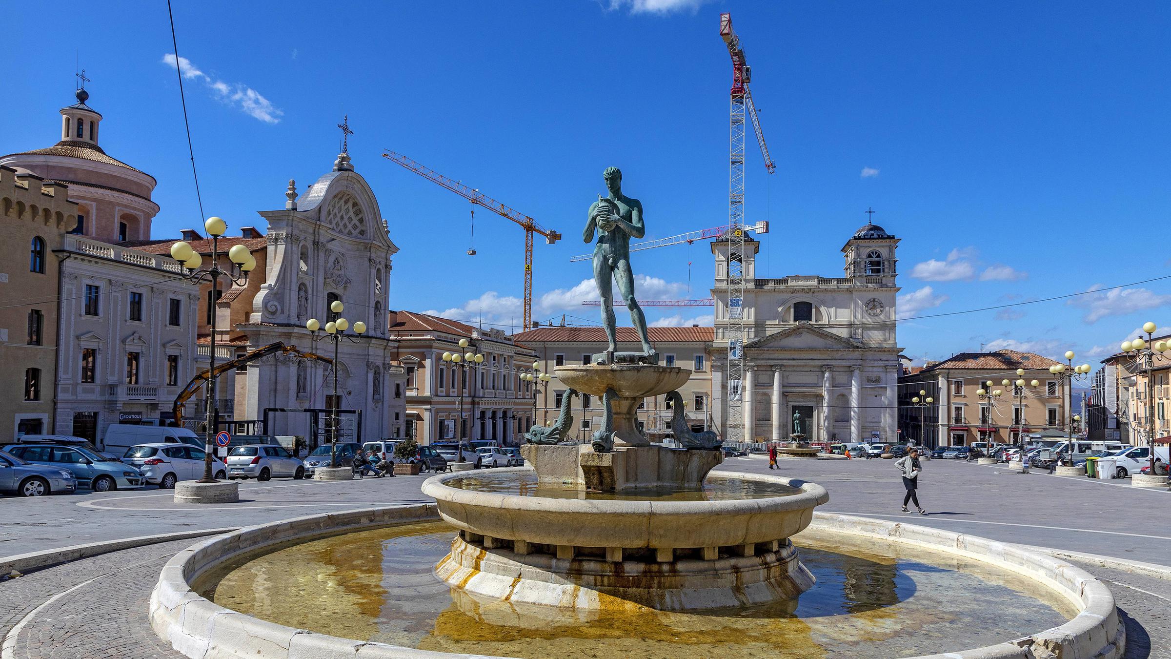 Der Piazza del Duomo in L'Aquila im Jahr 2019