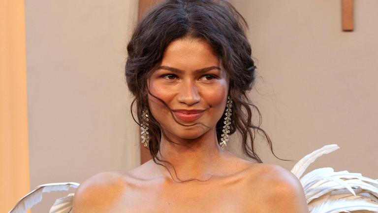 Zendaya lächelt in die Kamera
