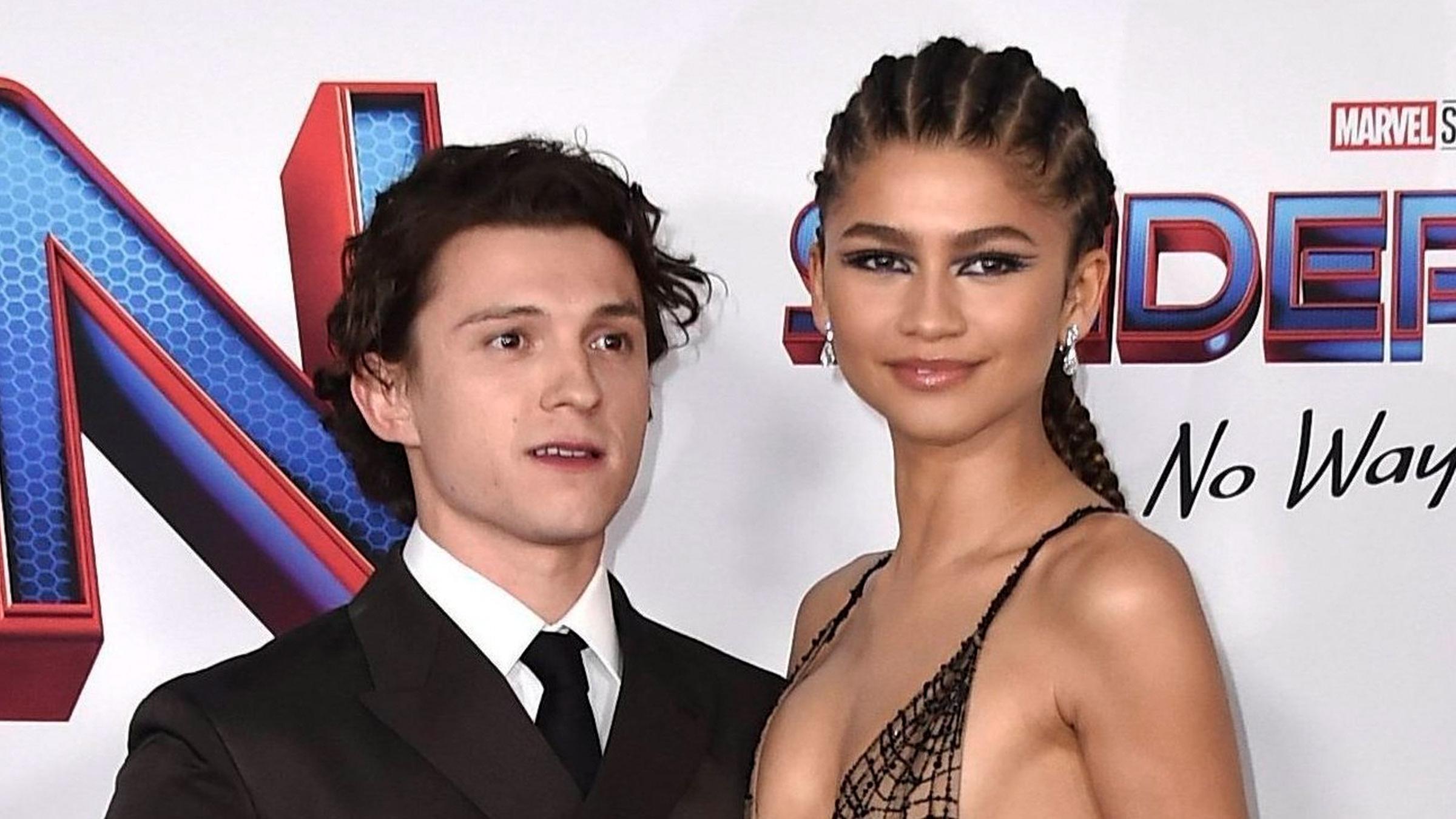 Schauspieler Zendaya und Tom Holland bei einer öffentlichen Veranstaltung. 