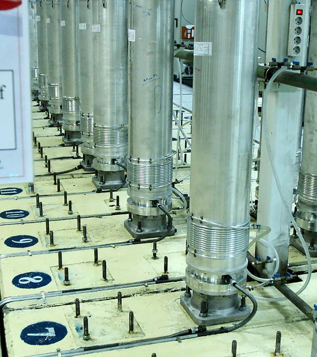 Zentrifugenmaschinen in einer Urananreicherungsanlage in Natanz (Iran)