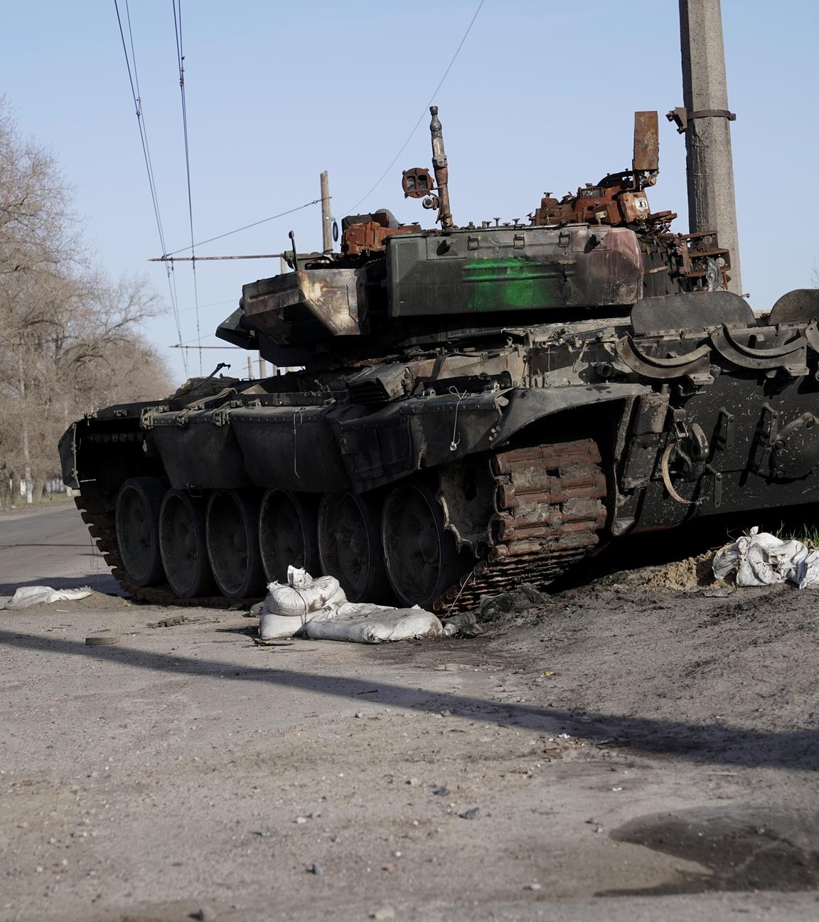 Zerstörter russischer Panzer in der Ukraine