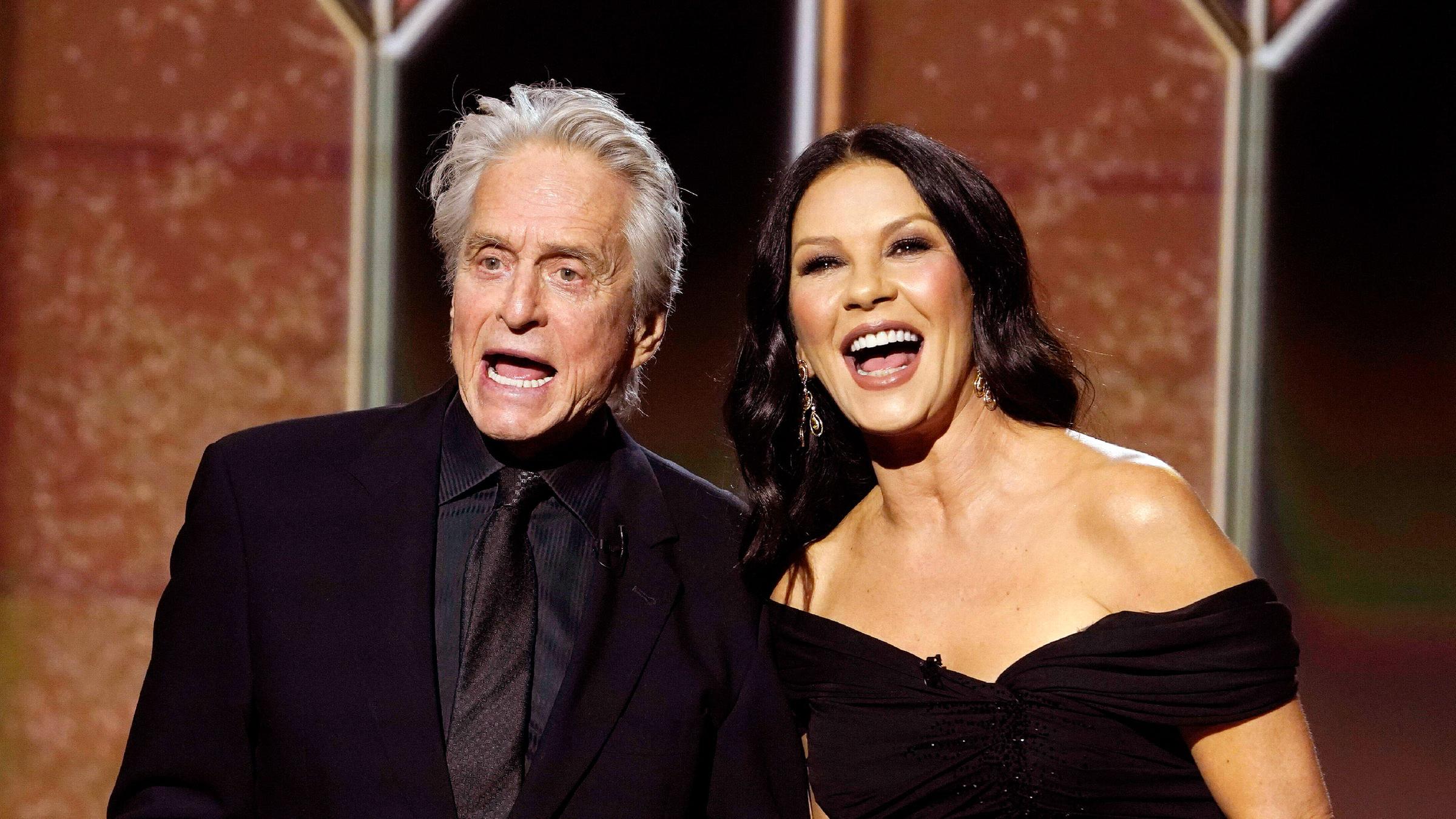 Catherine Zeta-Jones und Michael Douglas sind 25 Jahre verheiratet – für eine Hollywoodehe außergewöhnlich. Sie kämpften sich gemeinsam durch Krisen, wie seine Krebserkrankung. (18.11.2025) 