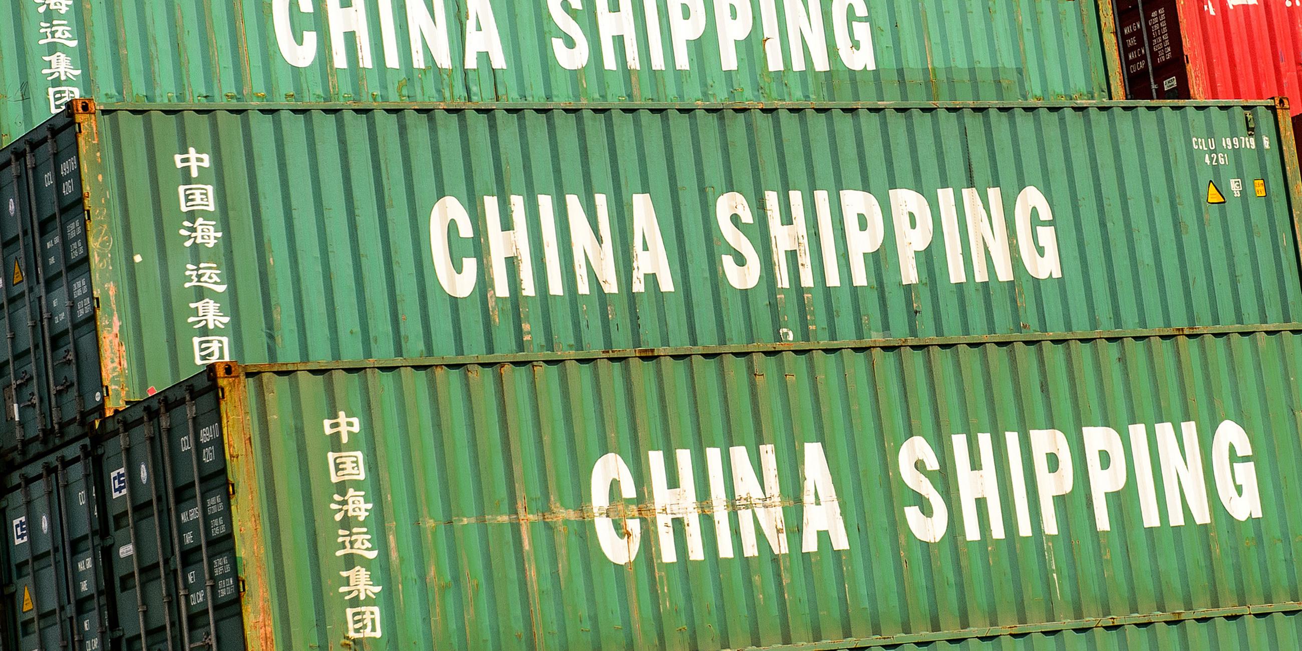 Container mit der Aufschrift "China Shipping"