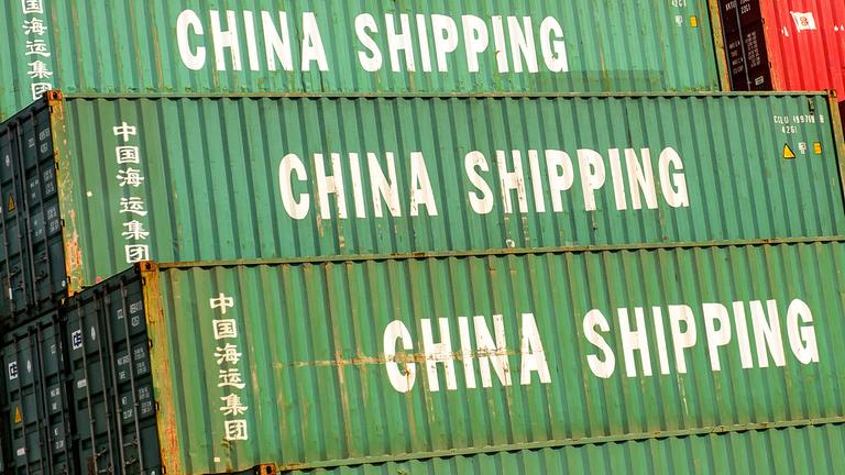 Container mit der Aufschrift "China Shipping"