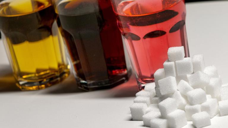 Zucker und Zuckerhaltige Getränke (Symbolbild)
