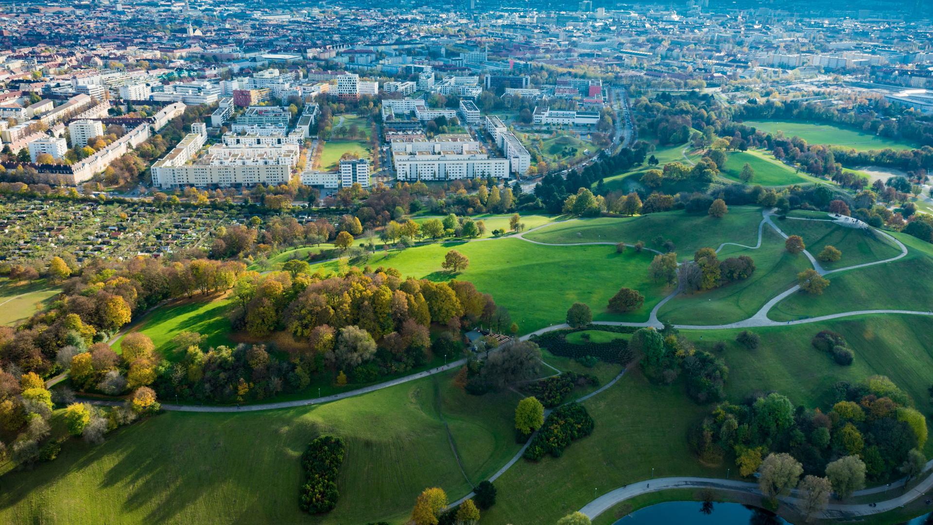 Eine Luftaufnahme einer Landschaft in Deutschland.
