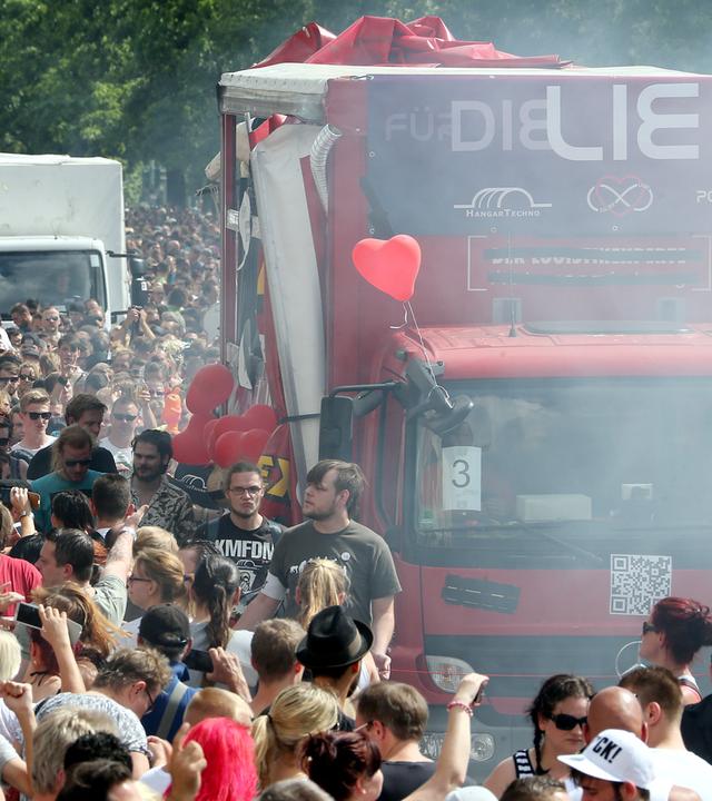 Archiv: "Zug der Liebe" in Berlin
